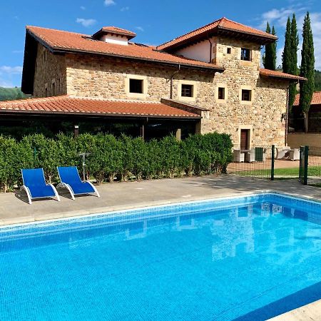 Akla Hotel Suites Valles Pasiegos Saro Екстериор снимка