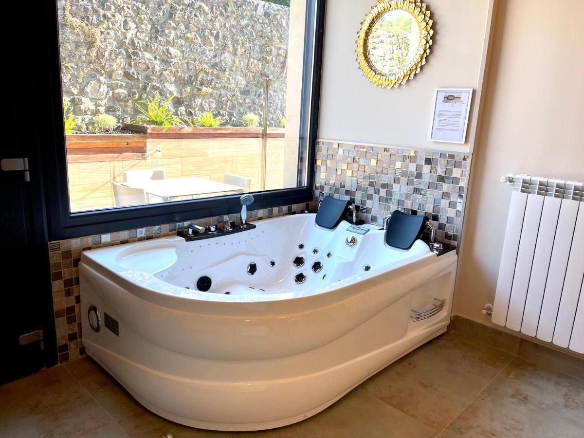 Akla Hotel Suites Valles Pasiegos Saro Екстериор снимка