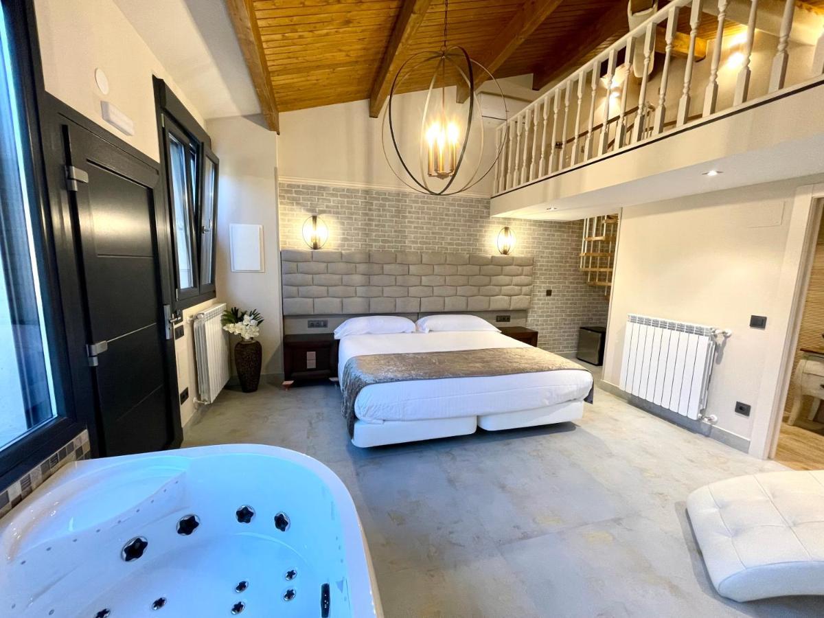 Akla Hotel Suites Valles Pasiegos Saro Екстериор снимка