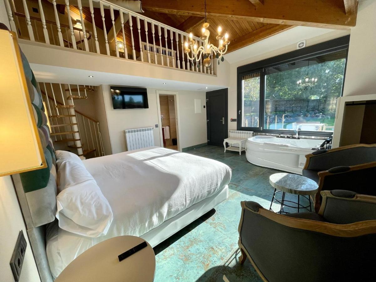 Akla Hotel Suites Valles Pasiegos Saro Екстериор снимка