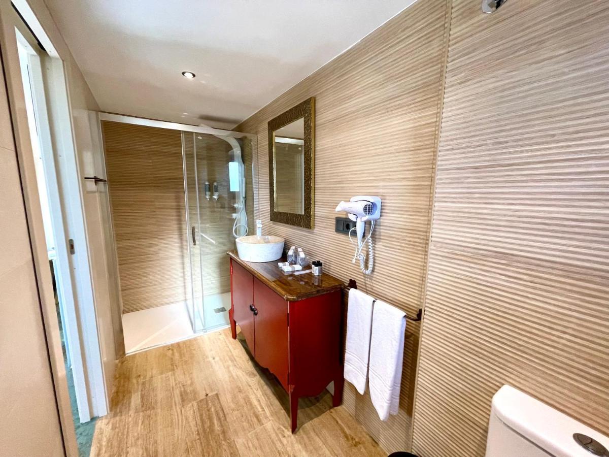 Akla Hotel Suites Valles Pasiegos Saro Екстериор снимка