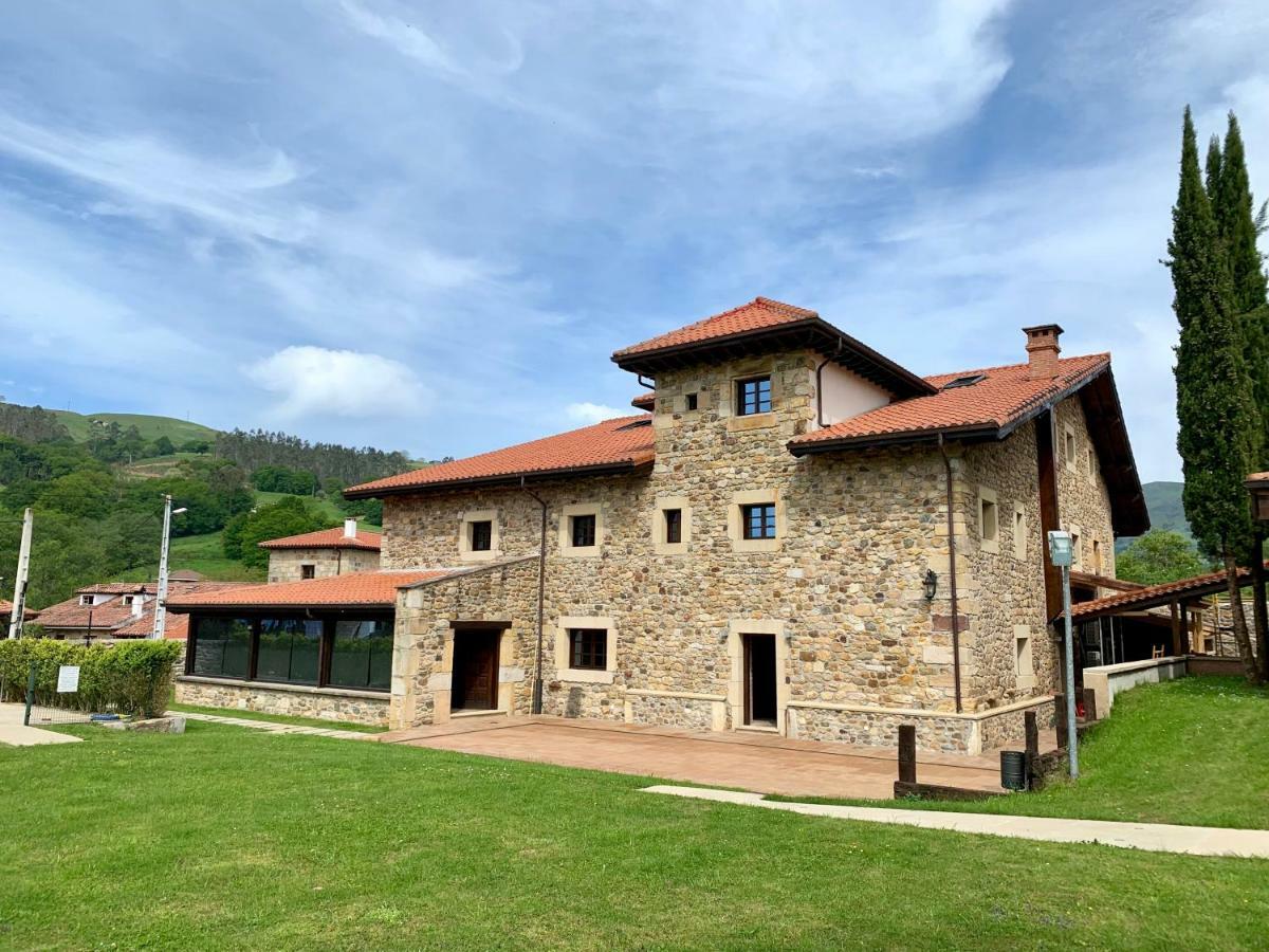 Akla Hotel Suites Valles Pasiegos Saro Екстериор снимка