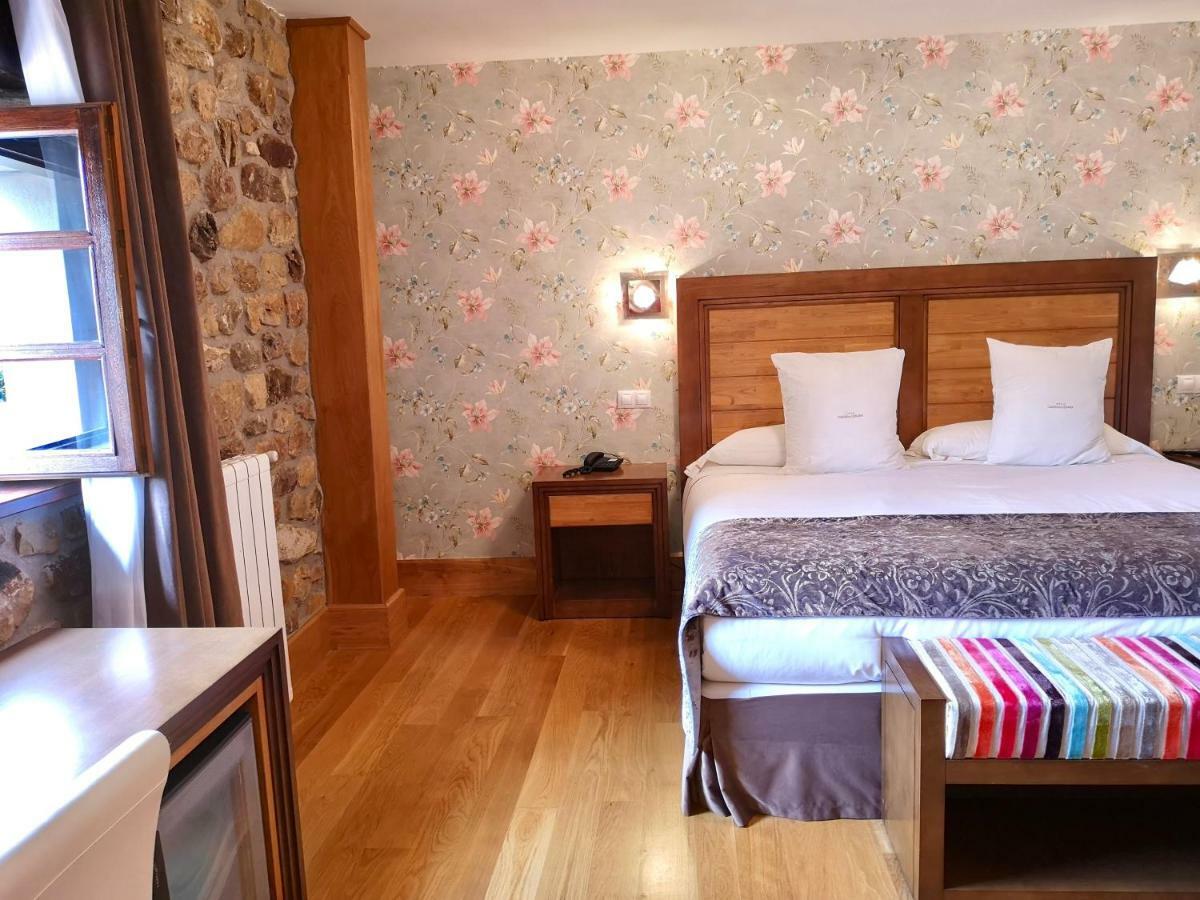 Akla Hotel Suites Valles Pasiegos Saro Екстериор снимка