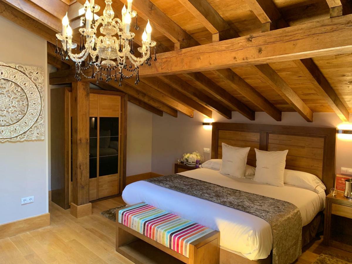 Akla Hotel Suites Valles Pasiegos Saro Екстериор снимка