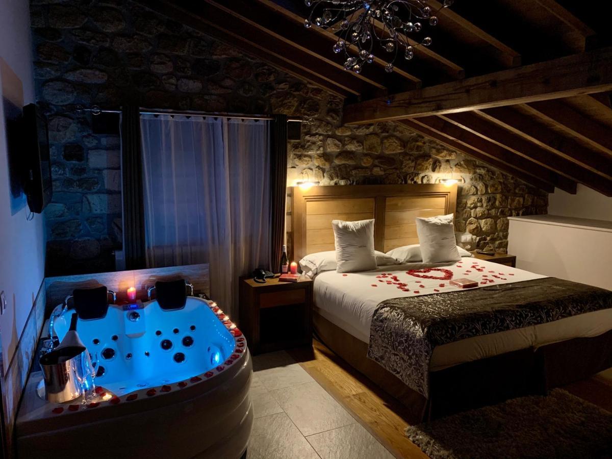 Akla Hotel Suites Valles Pasiegos Saro Екстериор снимка