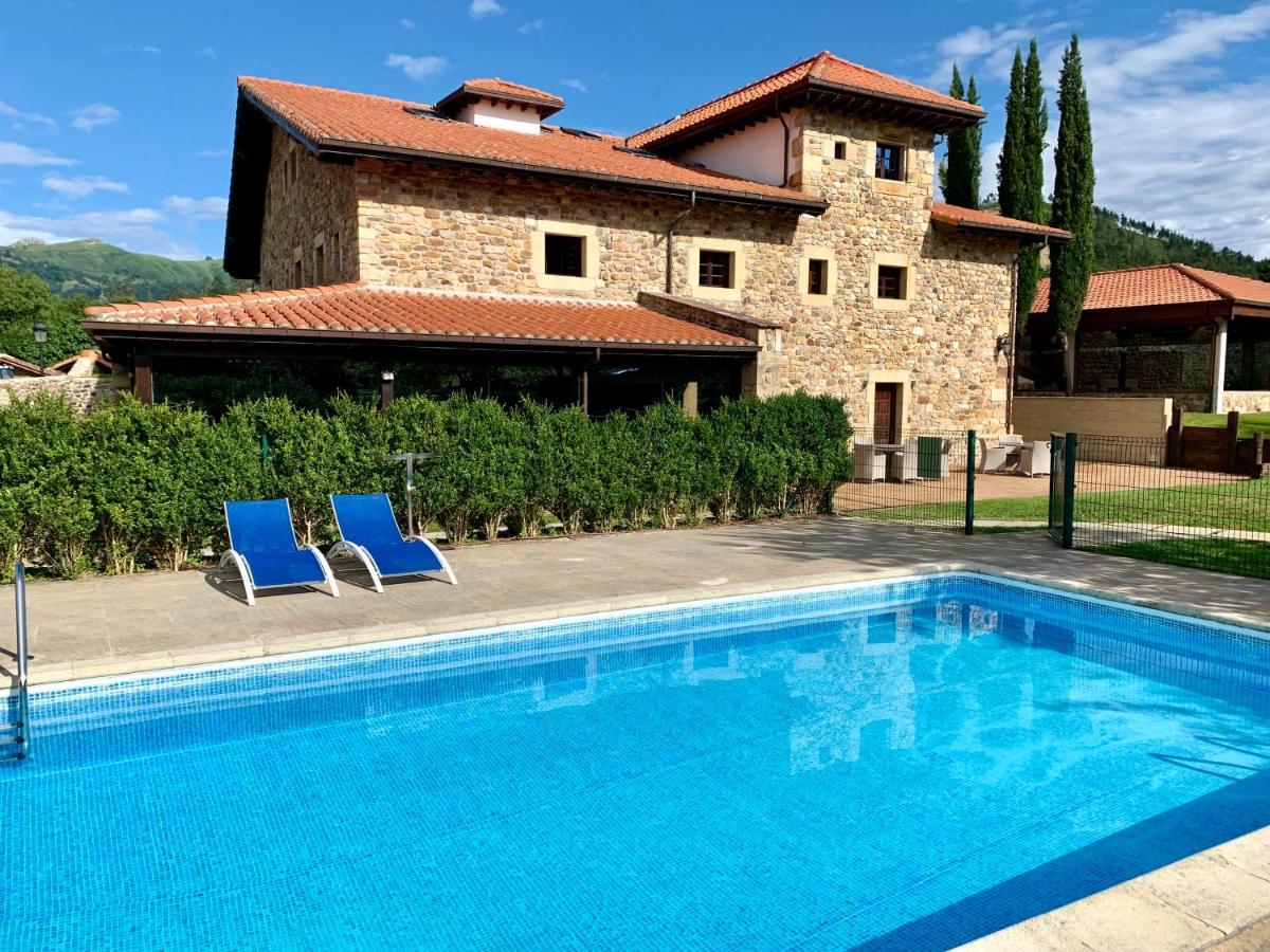Akla Hotel Suites Valles Pasiegos Saro Екстериор снимка